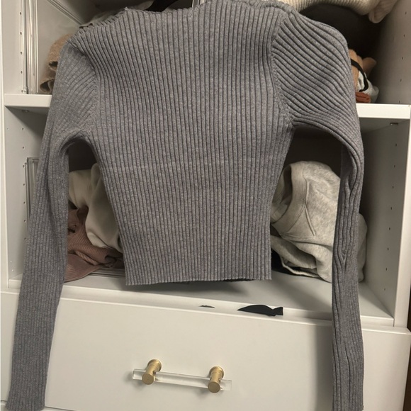 Gray Ribbed Wrap Top - Picture 4 of 5